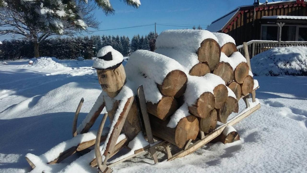 Chalets Des Trois Hetres พลอมบิแอร์ส-เลส์-แบ็งส์ ภายนอก รูปภาพ