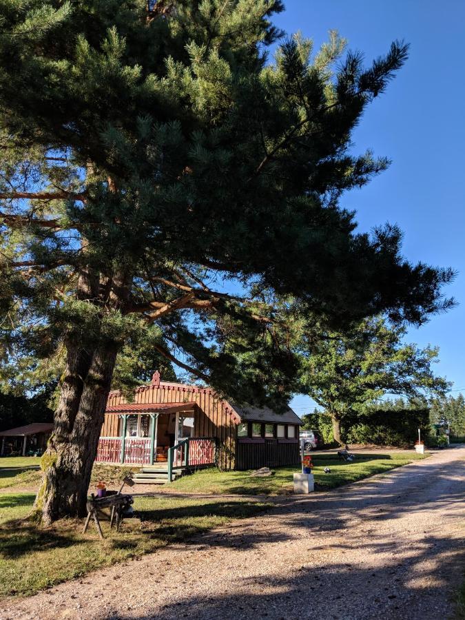 Chalets Des Trois Hetres พลอมบิแอร์ส-เลส์-แบ็งส์ ภายนอก รูปภาพ