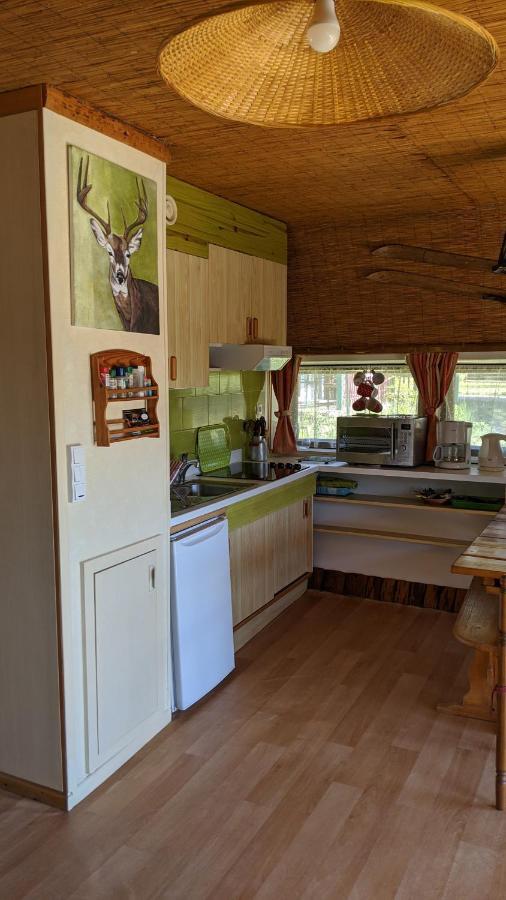 Chalets Des Trois Hetres พลอมบิแอร์ส-เลส์-แบ็งส์ ภายนอก รูปภาพ