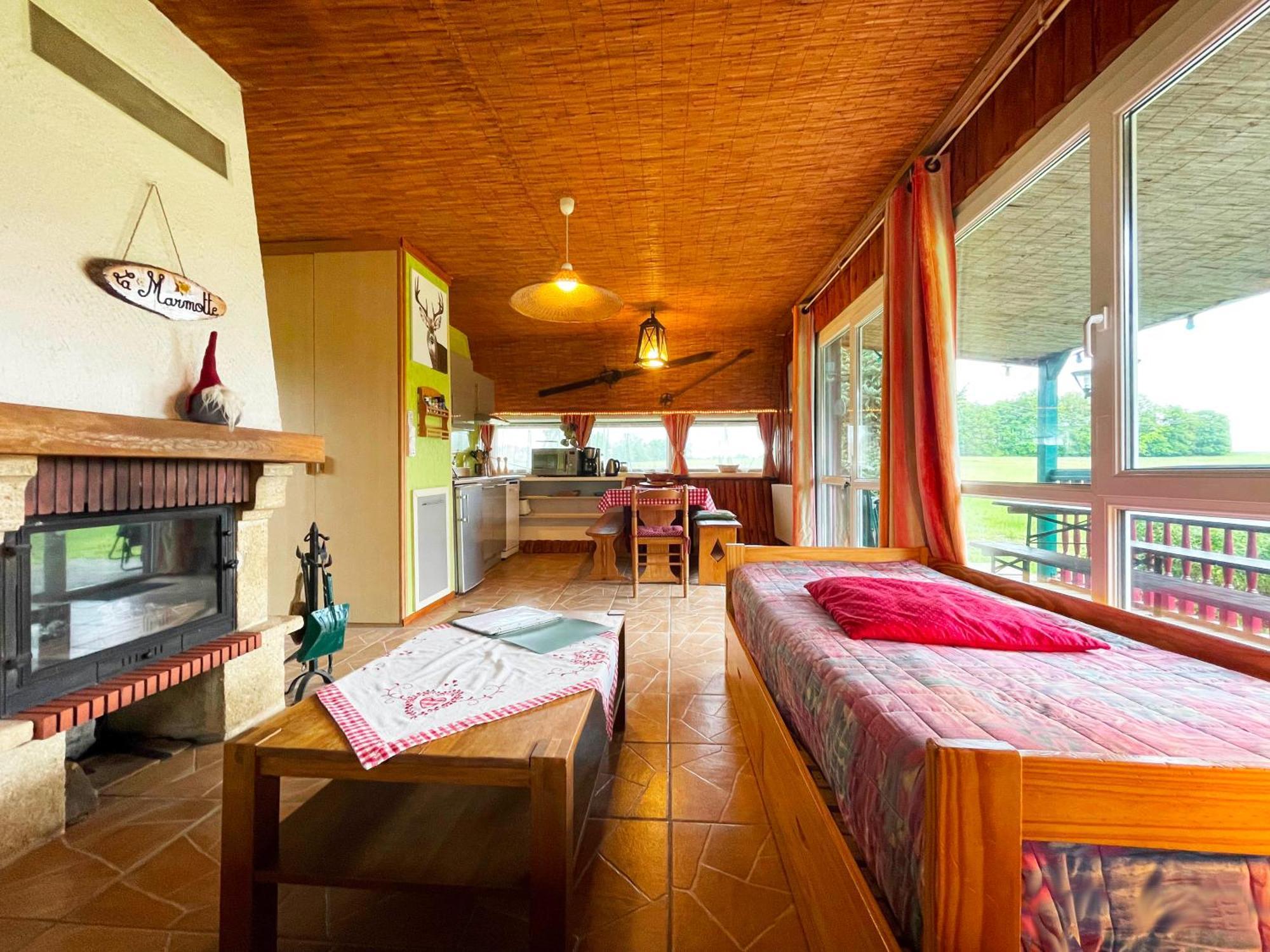 Chalets Des Trois Hetres พลอมบิแอร์ส-เลส์-แบ็งส์ ภายนอก รูปภาพ